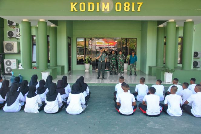 
 Arahan Dandim 0817/Gresik Untuk Pompa Semangat Paskibra