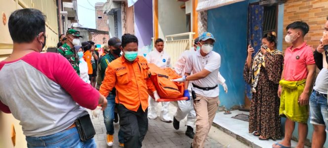 
 Warga Setro V Heboh, Pria 63 Tahun di Temukan Membusuk Dalam Rumahnya
