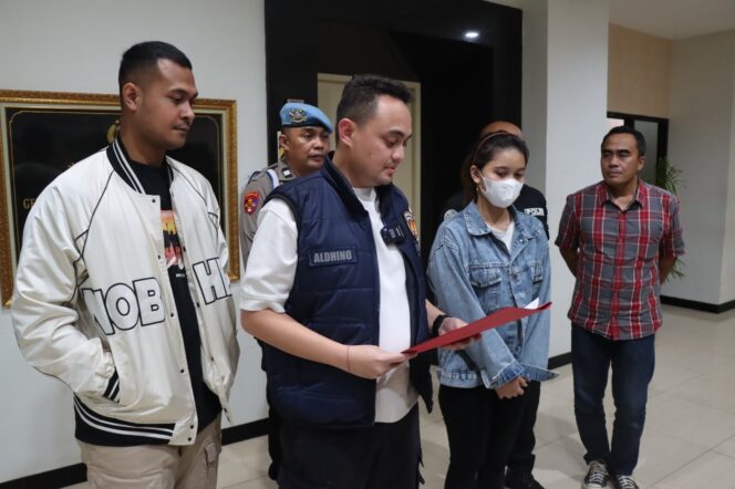
 Polres Gresik Pastikan Kasus Perampokan di PPS Gresik Rekayasa, HP dan Perhiasan Ternyata Digadaikan