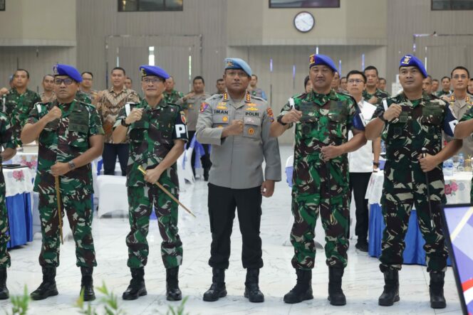 
 Polda Jatim dan Kodam V Brawijaya Pererat Soliditas dan Sinergitas Wujudkan TNI – Polri Solid