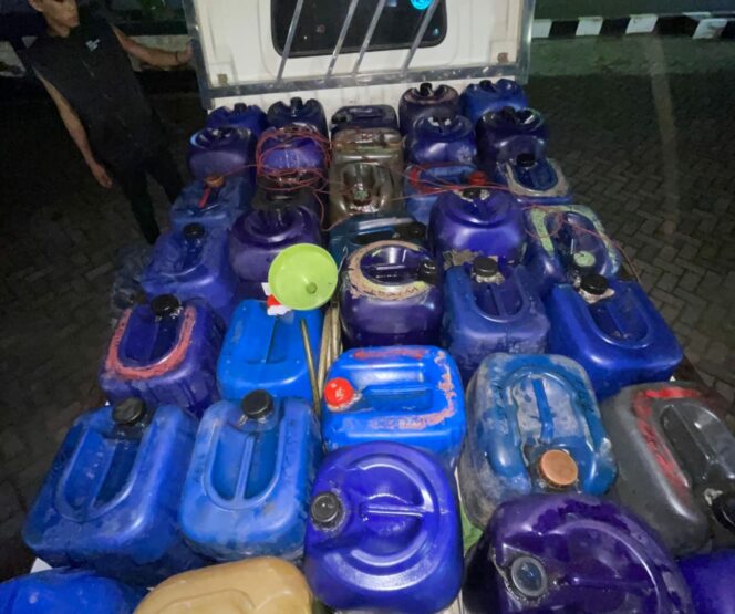 
 Polres Situbondo Gagalkan Penyelundupan 1190 Liter BBM Solar Subsidi