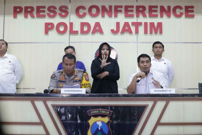 
 Polda Jatim Amankan Tersangka Penipuan dan Penggelapan Proyek Apartemen di Surabaya