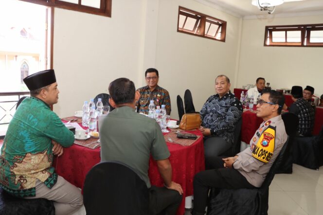
 KPU dan Bawaslu Kabupaten Malang Apresiasi Polres Batu Gelar FGD Jelang Pilkada Serentak 2024