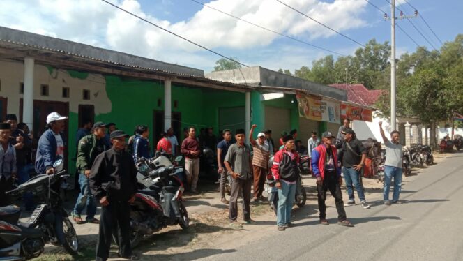 
 Siap Perang, Warga Desa Banyumas Kompak Menolak Pj Banyumas di Ganti