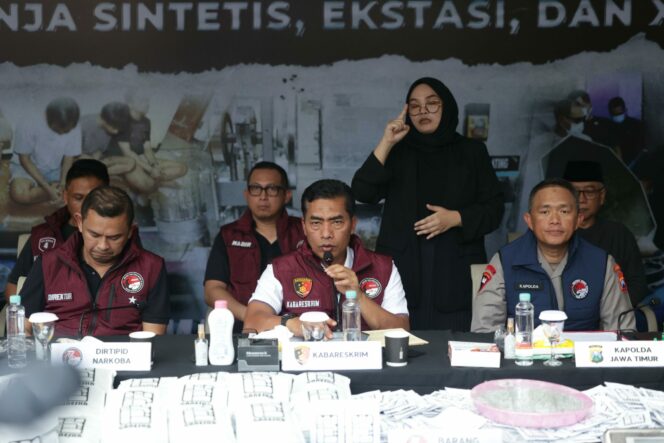 
 Polri Berhasil Bongkar Pabrik Narkoba di Malang Berkedok Kantor EO