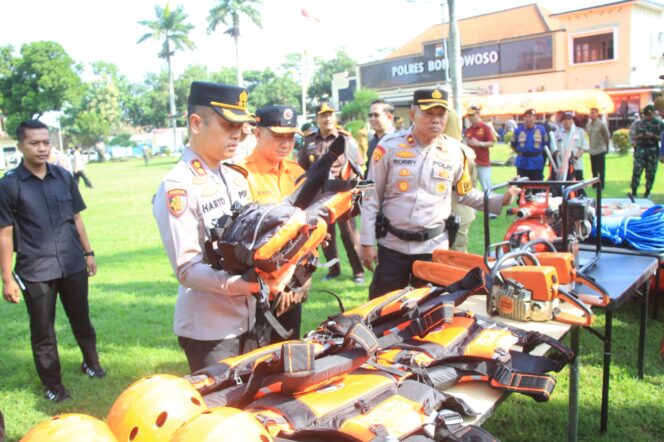 
 Polres Bondowoso bersama BPBD Siapkan Personel Tangani Bencana Hidrometeorologi