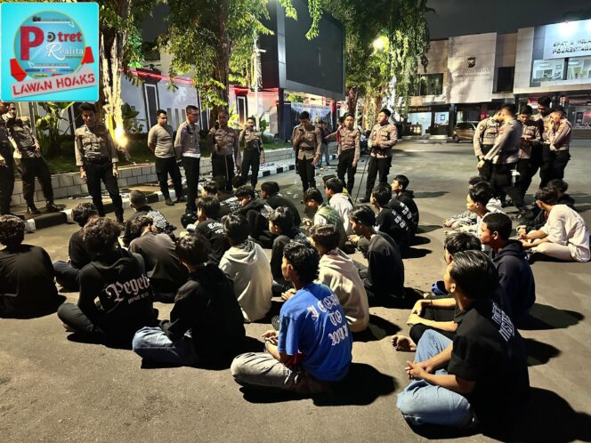 
 Ops Ketupat Semeru Polrestabes Surabaya Amankan Puluhan Remaja yang Bikin Onar Tutup Jalan