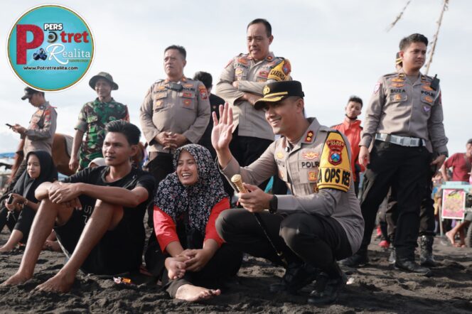 
 Libur Lebaran Kapolres Jember dan Jajaran Patroli Dialogis di Lokasi Wisata