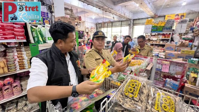 
 Satgas Pangan Polresta Banyuwangi Sidak Sejumlah Minimarket