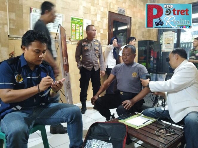 
 Polres Pelabuhan Tanjung Perak Prioritaskan Kesehatan Personel Melalui Yankesling dan Sosialisasi HMPV
